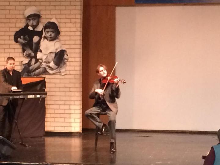 10833683_955805717781311_1099263612_n