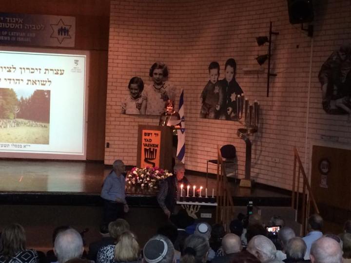 10850904_955805664447983_955039443_n