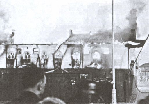 Сожжение_хоральной_синагоги_в_Риге