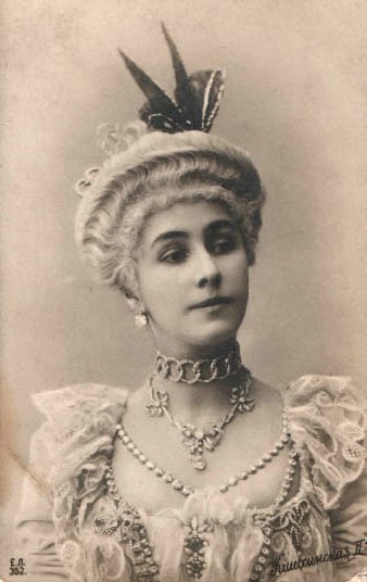 Camargo-Mathilde_Kschessinskaya-1897
